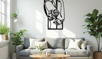 thumb Çiçek Tutan Kadın Lazer Kesim Metal Tablo