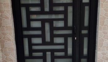 Kumlu Cam Lazer Kesim Ferforje Bina Giriş Kapısı