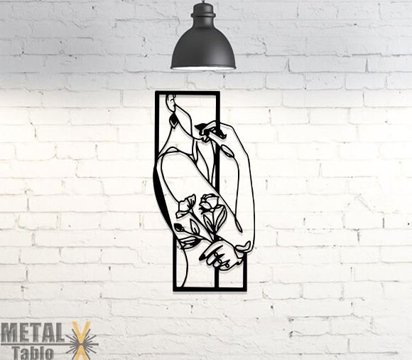 Çiçek Tutan Kadın Lazer Kesim Metal Tablo